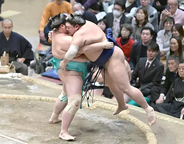 大関・琴桜が勝ち越し「自分の相撲に集中した」　２敗だった阿炎を退ける