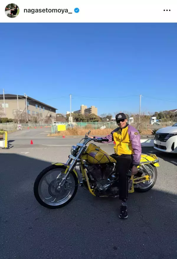 ＴＯＫＩＯ解散から半年…長瀬智也が最新ショットを公開！イエローのチョッパーバイクにまたがりダンディーな姿