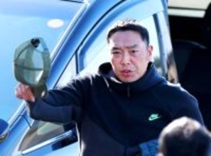 「今年はヘリコプターに乗って登場とかかな」巨人・阿部監督が松井臨時コーチのド派手入場を予告！？