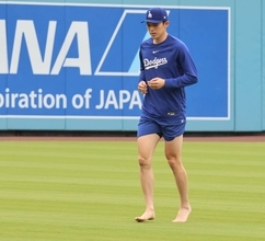 佐々木朗希が異例の裸足トレ　登板翌日にグラウンド一番乗りで次回登板へ向けて調整