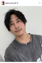 佐野岳、金髪から「約１年ぶり」黒髪にイメチェン！「みんなはどっちがいい？」にファンもん絶「選べない」「ヤバい」