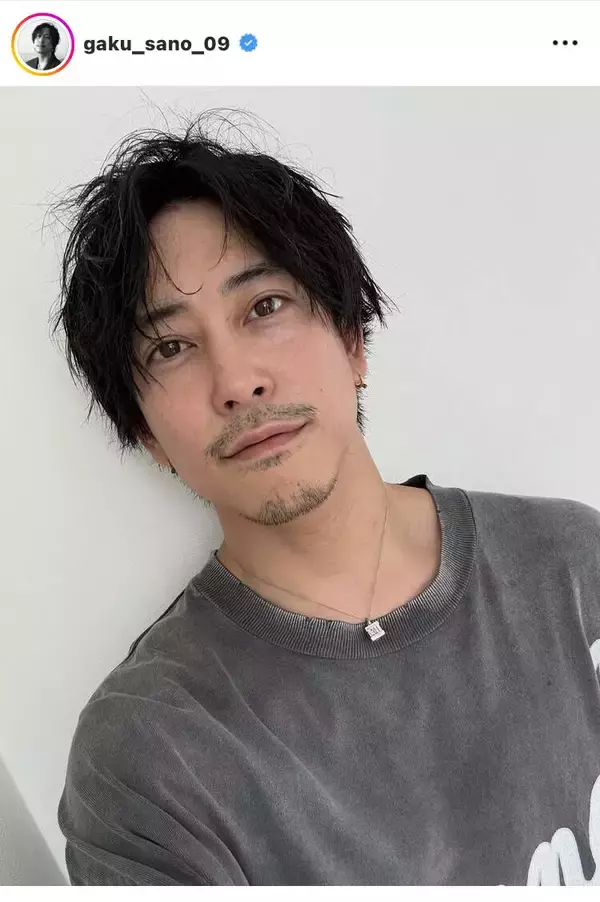 佐野岳、金髪から「約１年ぶり」黒髪にイメチェン！「みんなはどっちがいい？」にファンもん絶「選べない」「ヤバい」