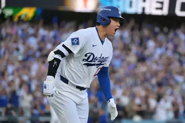 大谷翔平が１１６打席ぶり本塁打！特大１３０メートル復活３ランに感情爆発　両手挙げて大喜び＆絶叫　崖っぷちで「１番」復帰、待望のＰＳ１号　本拠地大熱狂