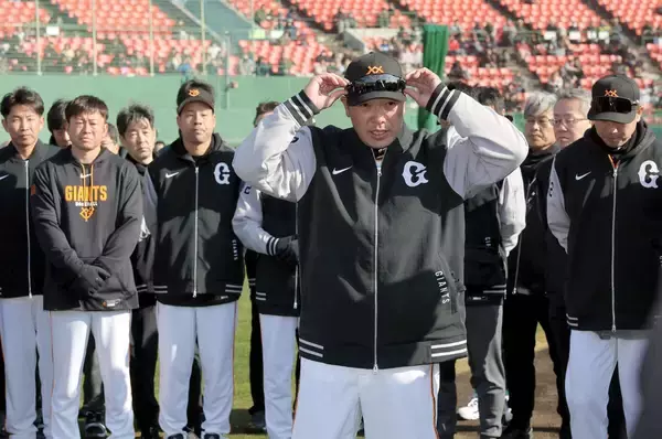 【巨人】阿部慎之助監督「蹴落とし合うとかじゃなくて、一人一人互いに高め合える競争を」全体練習前に訓示