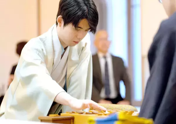 藤井聡太王将、七番勝負１９回目で初の第３局時点負け越し「内容の安定少なかった」永瀬拓矢九段が快勝