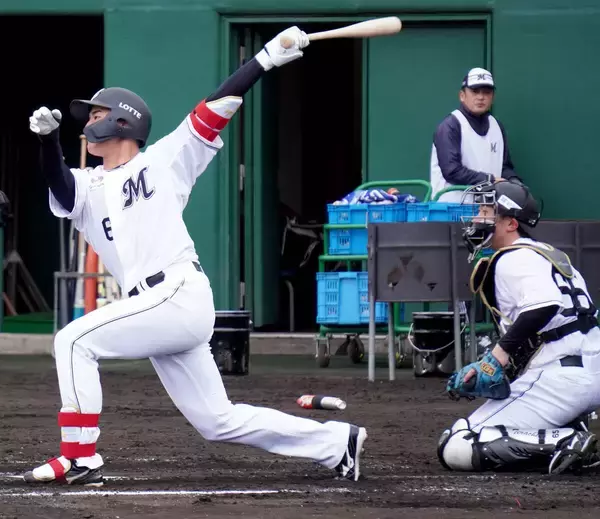 ロッテ・西川史礁が３方向に３安打　「誠也さんや大谷さんを間近で」侍サポートメンバーに意気「内容の濃い時間に」