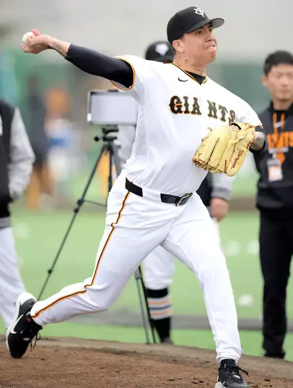 【巨人】最速１６０キロの新外国人右腕・マタがブルペンで４７球　阿部監督が全球熱視線