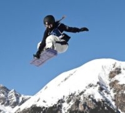 【五輪】岩渕麗楽、悲願メダルへ４位通過　練習で顔面強打も「ピーク過ぎた。大丈夫」…女子スロープスタイル