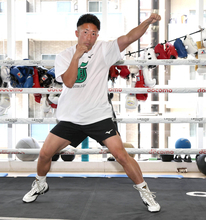 【ボクシング】井上拓真、対日本人６戦全勝のレジェンド・井岡一翔に「日本人として初めて黒星をつける」…５・２東京Ｄ決戦へ練習公開