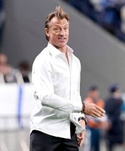 サウジアラビア代表、ギリシャ人指揮官ドニス氏の新監督就任を発表　Ｗ杯直前の監督交代劇…本大会でスペインと対戦