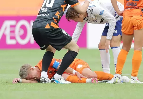 【Ｊ１清水】宇野禅斗がドイツの強豪・ボルシアＭＧ移籍決断もＧ大阪戦でまさかの右足首負傷交代