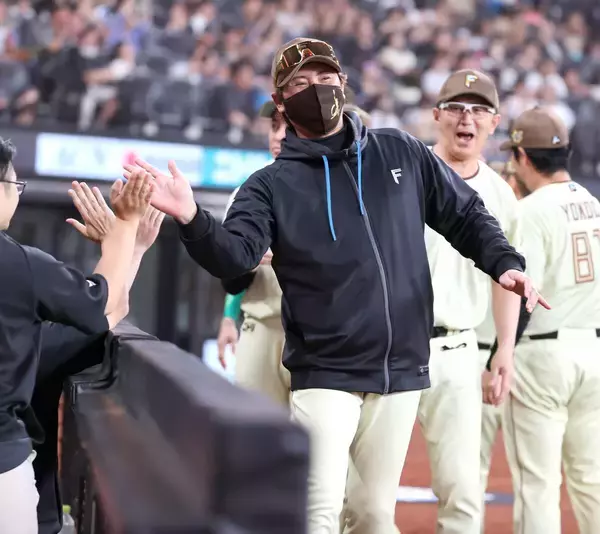【日本ハム】９回の反撃しのぎ対ソフトバンク今季２勝目　新庄剛志監督「硬くなるんかな。金縛りにあうというか」