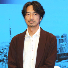 左腓骨頭骨折の眞島秀和、途中降板したテレ東「ボーダーズ」会見に歩いて登壇「こんなことになって…」