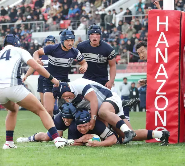 【高校ラグビー】「全部おいしいところもらっただけ」桐蔭学園がチーム唯一の大阪出身・喜瑛人のラストプレー逆転トライで“桐蔭対決”制し３連覇王手　