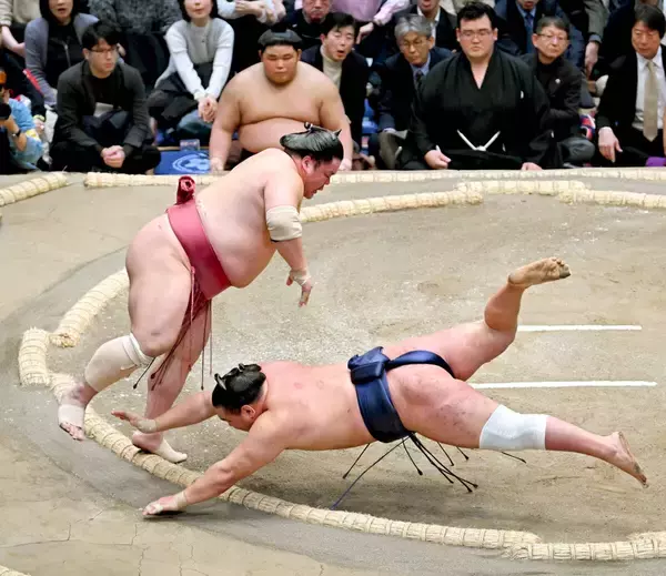 豊昇龍　大の里の黒星耳にし「負けた？　全員負けじゃねえか」…天覧相撲で横綱・大関陣が波乱、７１年の歴史で初