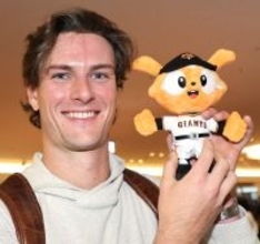 【巨人】１６３キロ右腕ウィットリーが来日　楽しみにしていたことは「ヒリヒリするような…」