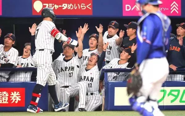 昨季２冠の虎の主砲がスタメンアピールV３ラン！「いいスイング」佐藤輝明が初球撃ち自身侍１号