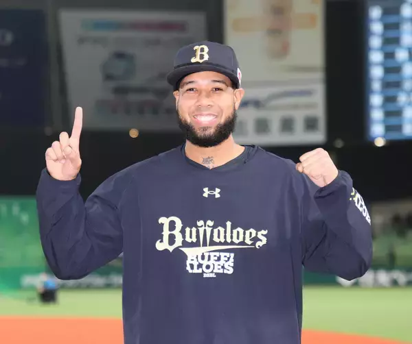 「【オリックス】エスピノーザが来日初完封でキレキレ関西弁を披露「今日も応援オオキニ。オリックスファン、最高やね」」の画像