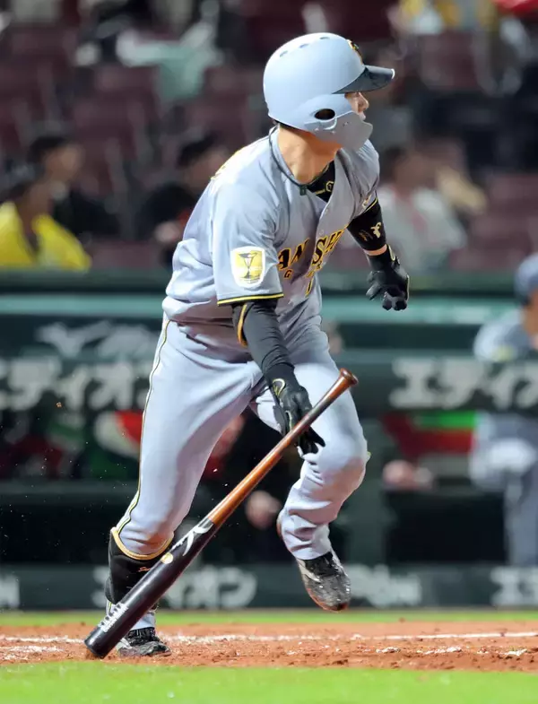 【阪神】中野拓夢が土壇場で同点タイムリーで延長戦へ　降雨による開始遅延に約１時間の中断挟む死闘　１４時開始予定→１９時半を回る