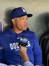 ロバーツ監督　守護神ディアスの状況説明「警戒すべき兆候があった」「靱帯には問題なし」　右肘関節遊離体、手術予定で復帰は後半戦へ