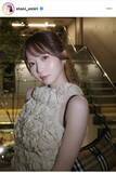 「イコラブ・大谷映美里、両親撮影の美肌輝くノースリーブ姿が話題「めっちゃお姉さん感増してる」「家族仲よくてにっこり」」の画像1