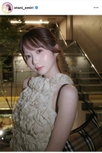 イコラブ・大谷映美里、両親撮影の美肌輝くノースリーブ姿が話題「めっちゃお姉さん感増してる」「家族仲よくてにっこり」