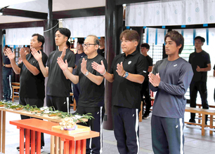 神戸Ｕ―２１の手倉森誠監督「みんなで必勝祈願をしたということは『優勝しろ！』ということ。無言の要求」２３日に長崎と対戦