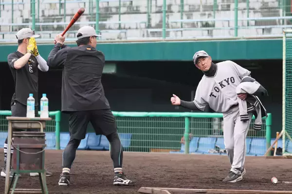 【巨人】岡田悠希が居残り特打「今クールで極めようかな」石井琢朗２軍監督から直接指導