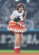 【日本ハム】とき宣・坂井仁香がファーストピッチ、「清宮フレンズ」キヨコとも交流！？「また私たちと踊りたい」