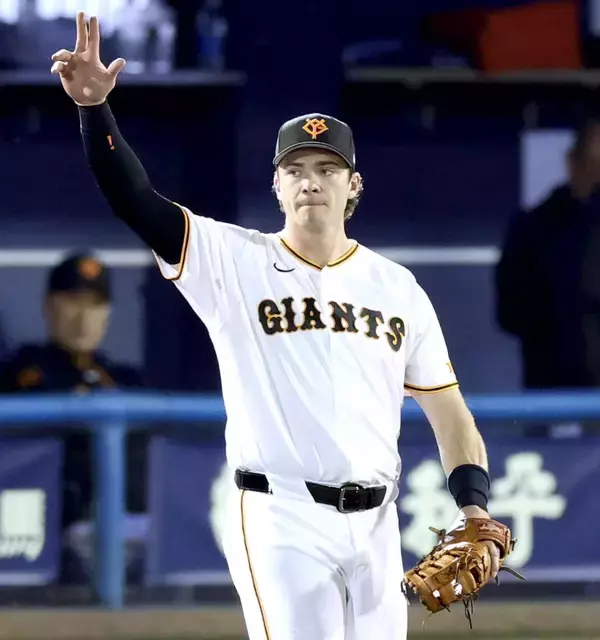 【巨人】ダルベックが一塁で守備練習　初のハマスタでグラウンドを入念に確認