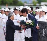 「今春調教師転身の和田竜二元騎手が京都競馬場で引退式　「騎手の皆様が喜んでくれるような、ずっぶい馬を作りたい」と会場沸かす」の画像1