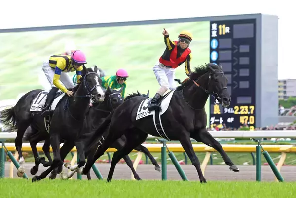 宝塚記念ファン投票の第２回中間発表　クロワデュノールが２６万３２９２票で首位をキープ　２位も昨年覇者で変わらず