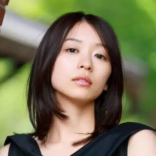２８歳ブレイク女優　突然のルックス激変「えっ？！」「度肝抜かれた」「びっくり」「全然違う」イメチェンの鳴海唯