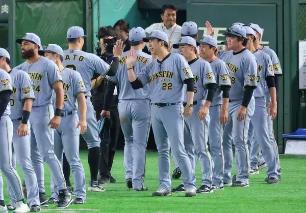 【阪神】藤川球児監督、佐藤輝明の通算１５０号に「子どもたちに夢を与えている」