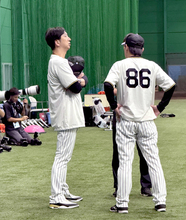 【阪神】いざ今季１０勝２敗の東京ドーム決戦へ！練習前に異例の全体ミーティング　１・５差に迫る宿敵を圧倒的な力でねじ伏せる