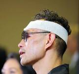 「ドネア　包帯巻いて会見　堤との死闘物語る姿「全ての力を出し切り闘い抜いた。粘り強さが堤の強さだった」」の画像1