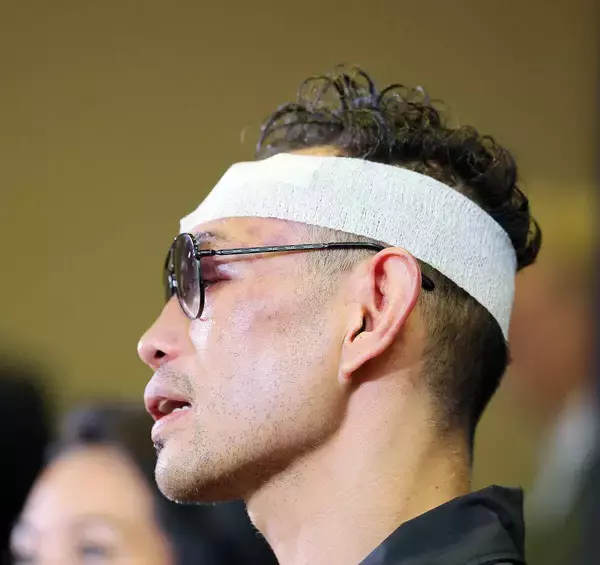 ドネア　包帯巻いて会見　堤との死闘物語る姿「全ての力を出し切り闘い抜いた。粘り強さが堤の強さだった」