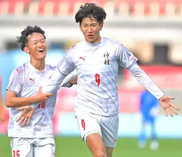 【高校サッカー】神村学園、４発快勝で８強　史上６校目の夏冬２冠へ…初戦ハットのＦＷ日高元がこの日も２Ｇ