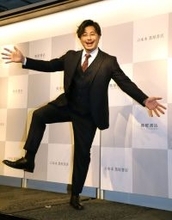 アルコ＆ピース・平子祐希、初写真集発売会見“ややウケ”続きもライバル名前を挙げ、ようやく笑いに