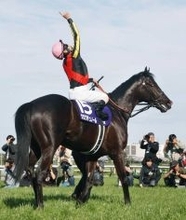 【大阪杯レースメモ】クロワデュノール　父のキタサンブラックに続く父子制覇　Ｇ１昇格後の１７年以降では初