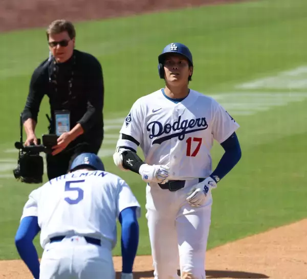 ドジャース連勝　大谷翔平が６０打席ぶり６号で今季初の３安打固め打ち＆今永からはマルチ安打