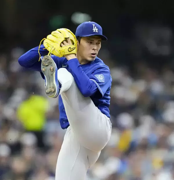 佐々木朗希、初回にわずか６球で先制許す…先頭から連続二塁打　自身の一塁悪送球も絡んでいきなり３失点　スミスとのバッテリー