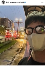 「４０年振りに…」沢村一樹の変装ショットが話題「オーラがすごい」「こんなイケオジ乗ってきたら、すぐ気づかれそう」