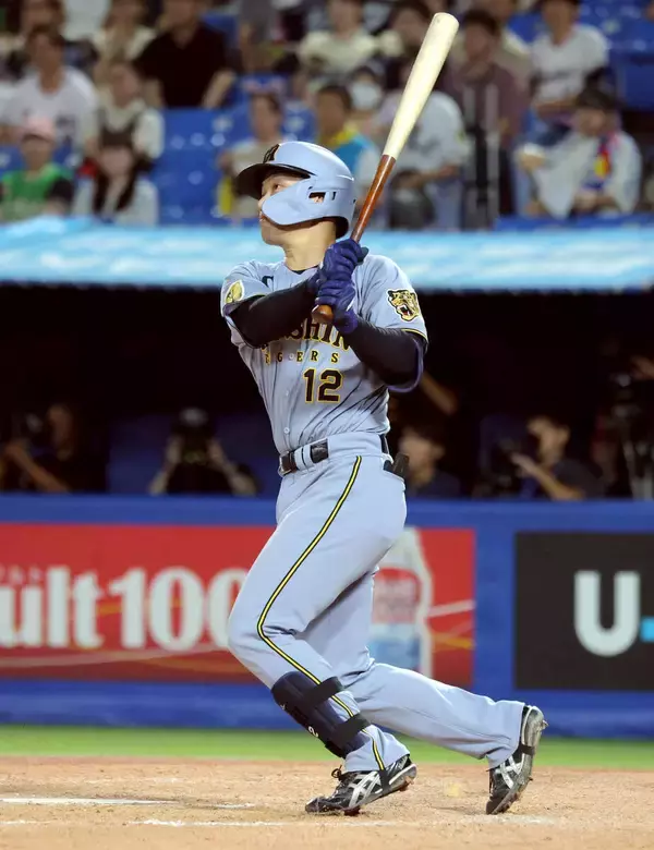 【阪神】キャプテンが決めた！　坂本誠志郎、自身初の２試合連続＆１試合２発　 今カード３戦連続逆転勝利で２位・巨人と２ゲーム差