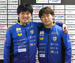 張本智和「松島選手の力も借りながら」松島輝空とダブルエースでＴリーグ・岡山リベッツをリーグ初優勝導く