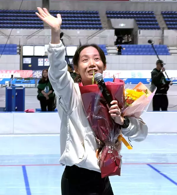 【Ｓスケート】高木美帆さんが感謝の引退ラン届ける　トークショーでは姉菜那さんとプチ「姉妹ゲンカ」も披露！？　「家賃払ってくれない」のクレームに「これは帰ってお仕置きです」