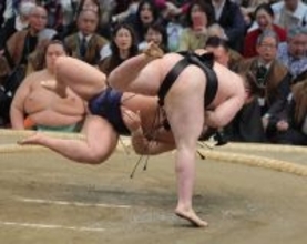 安青錦が５勝５敗の五分に戻す…平戸海を下す