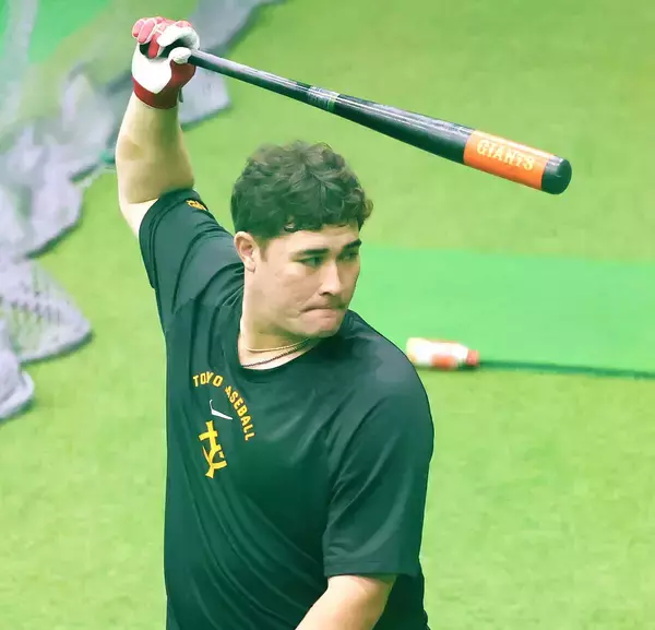 【巨人】「左第５中手骨骨折」でリハビリ中のリチャード、両手での打撃練習再開「順調です」