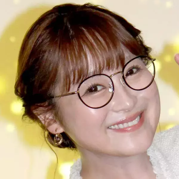 鈴木奈々「体張りました！」ワンショル私服で仕事報告！「可愛いー」「真似したい」「西陽が似合う女」