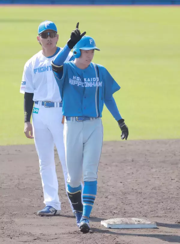 【日本ハム】ドラ５の藤森海斗が実戦初戦で”プロ初安打”　新庄監督「たいしたもんだなと」